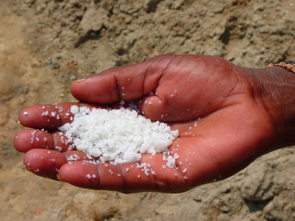 salt, hand, salt extraction